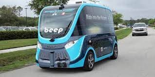 Автономные автомобили перевозят образцы с тестами на коронавирус